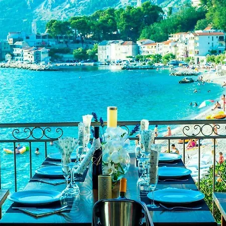 Triple Drasnice 3329c Gasthof Podgora (Split-Dalmatia)